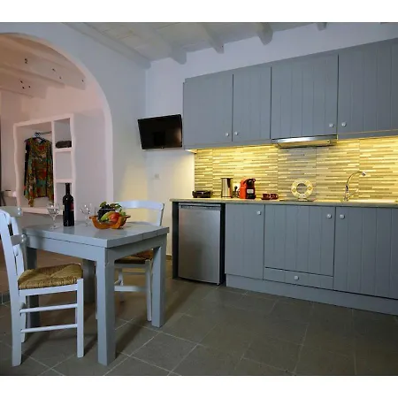 Salty Splash & Kyma Sirma * Klima (Milos)