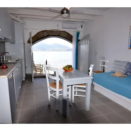 別荘 Salty Splash & Kyma Sirma