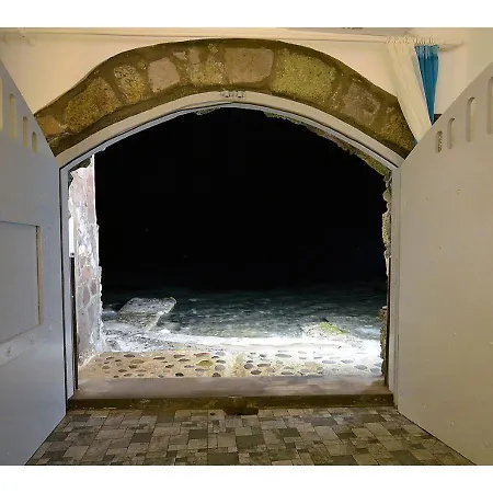 Salty Splash & Kyma Sirma * Klima (Milos)