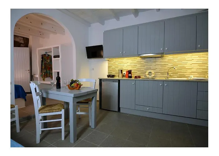 Salty Splash & Kyma Sirma * Klima (Milos)