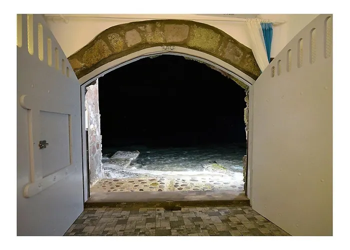 Salty Splash & Kyma Sirma * Klima (Milos)