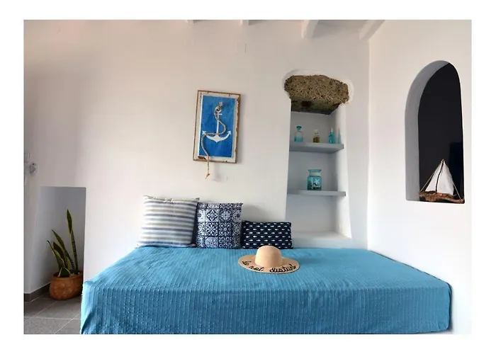 Salty Splash & Kyma Sirma * Klima (Milos)