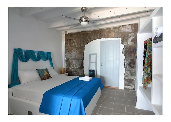 Salty Splash & Kyma Sirma * Klima (Milos)